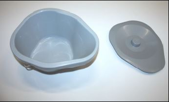 Seau plastique avec couvercle pour chaise percée Vilgo